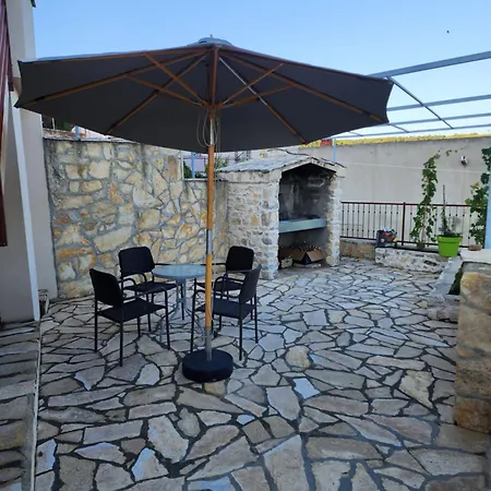 Summit بيت للعطل Gracac (Sibenik-Knin)